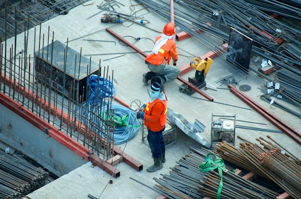 Gurluşyk materiallaryny we demirbeton konstruksiýalaryny öndürmegüň tehnologiýasy