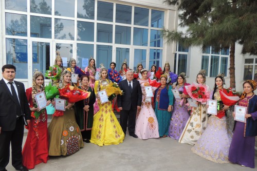 Ak Mermer folklor-etnografik tans topary