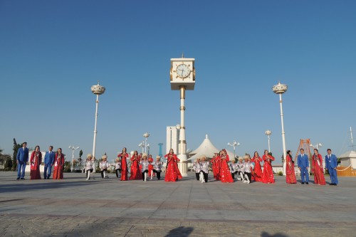 Ak Mermer folklor-etnografik tans topary